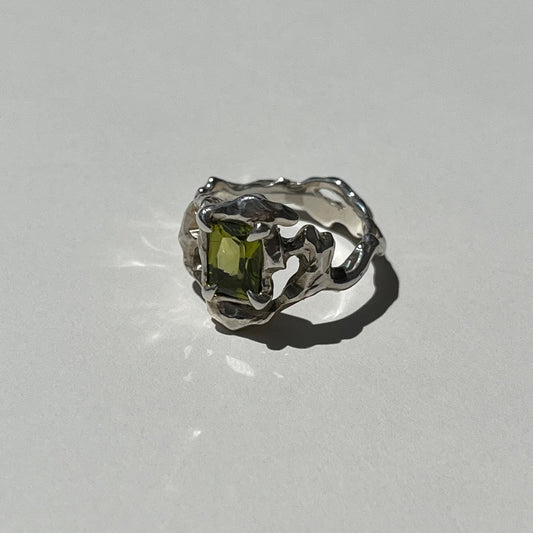 KHAOS sterling silver and Peridot ring II