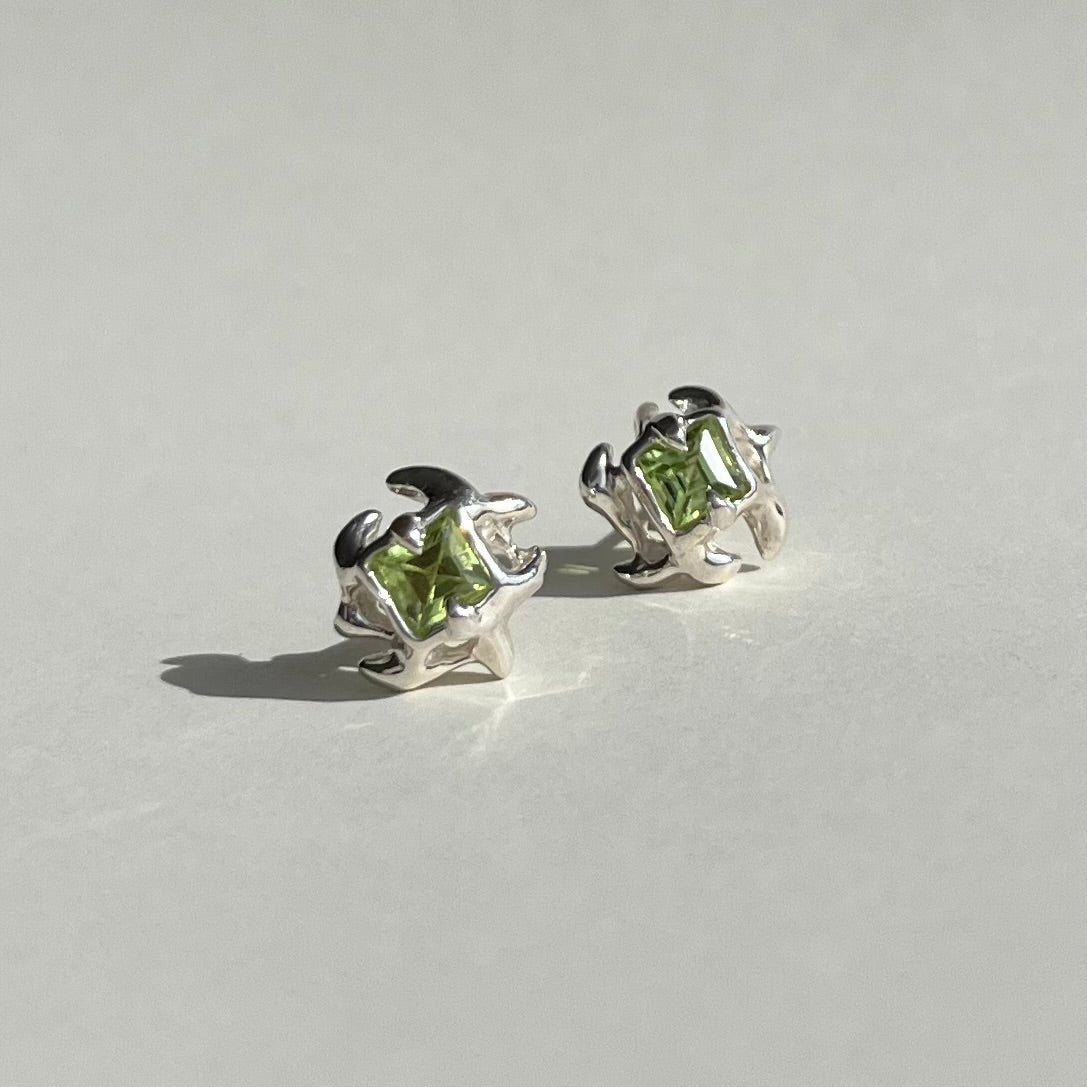 Mini KHAOS sterling silver earrings with square cut peridot gemstones
