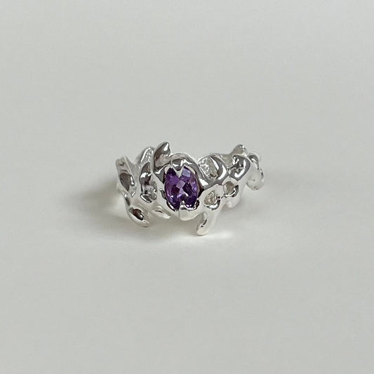 Mini KHAOS sterling silver ring with oval cut amethyst gemstone