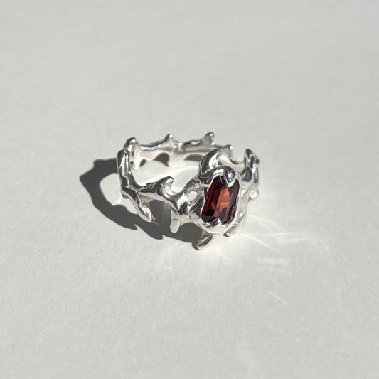 Mini KHAOS sterling silver and Garnet ring IX